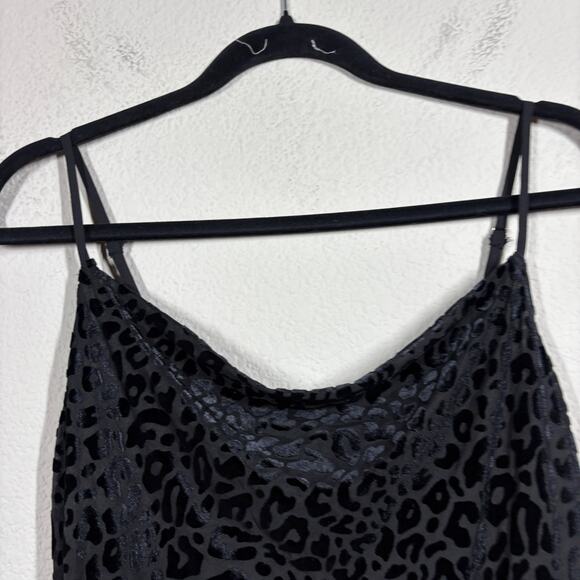 Le Lis Collection Small Velvet Cowl Neck Mini Sheath Dress Black Animal Print - Picture 3 of 7